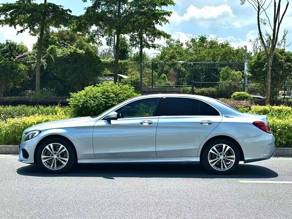 Mercedes-Benz C-Class — миниатюра 5