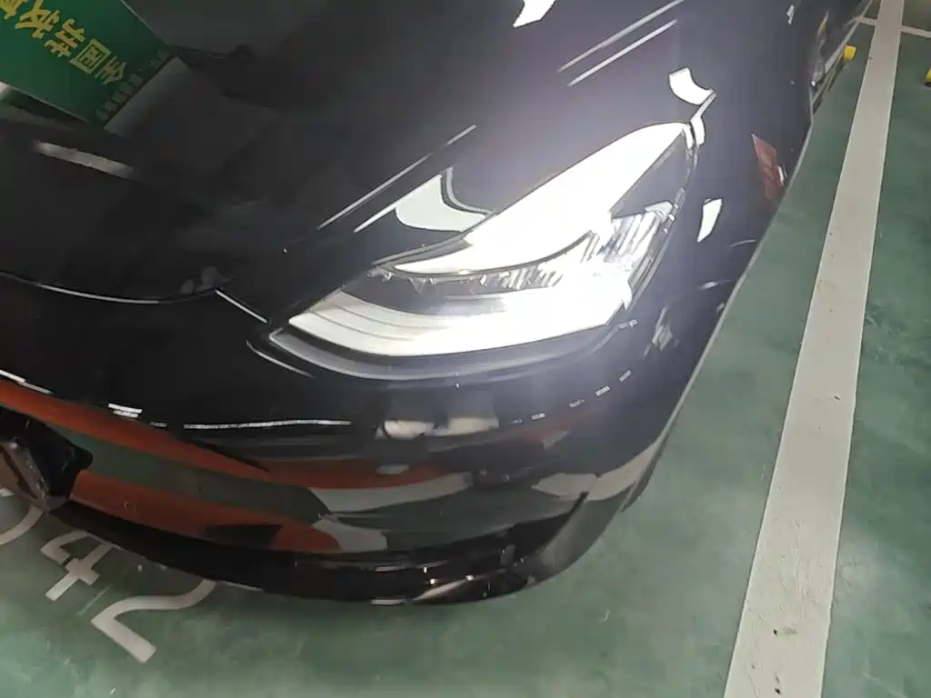 Tesla Model 3 — миниатюра 24