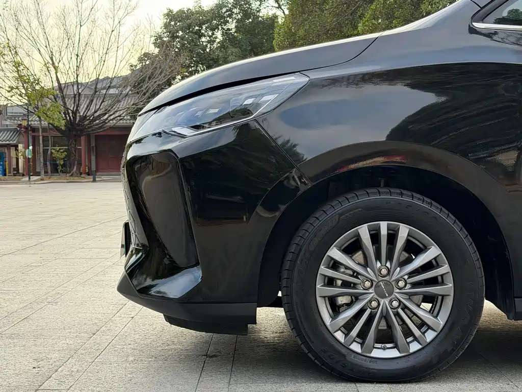 SAIC MAXUS EVERYONE 5