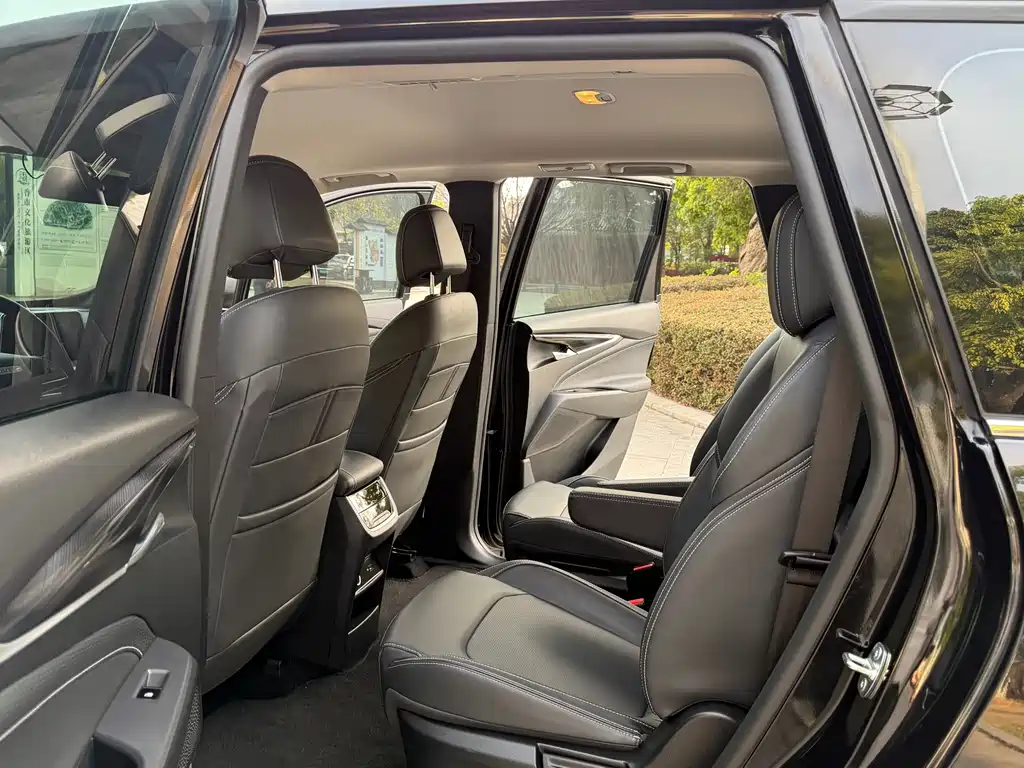 SAIC MAXUS EVERYONE 5