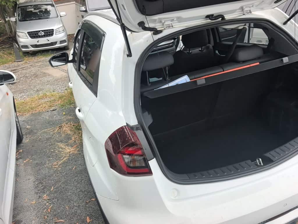 Geely Vision X3 1.5 л 2022 г. Белый, пробег 29300 км