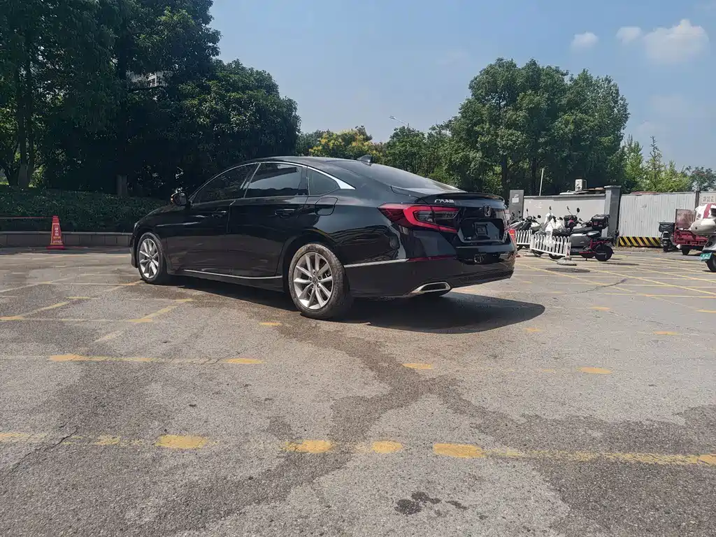 Honda Accord — миниатюра 7