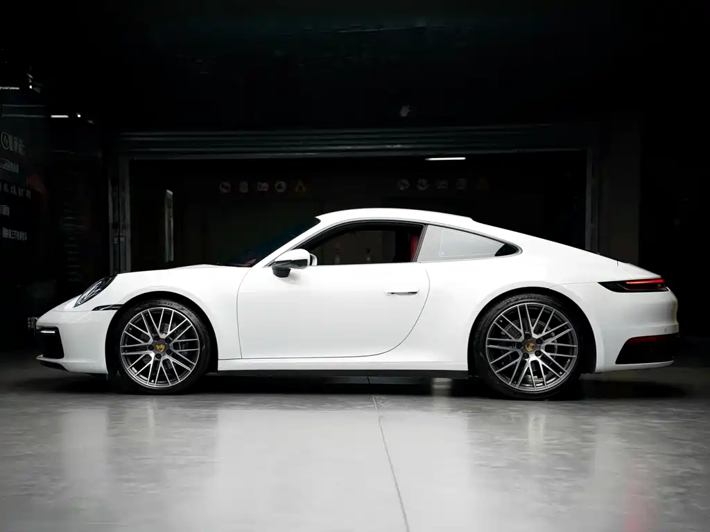 Porsche 911 2023 Carrera 3.0T