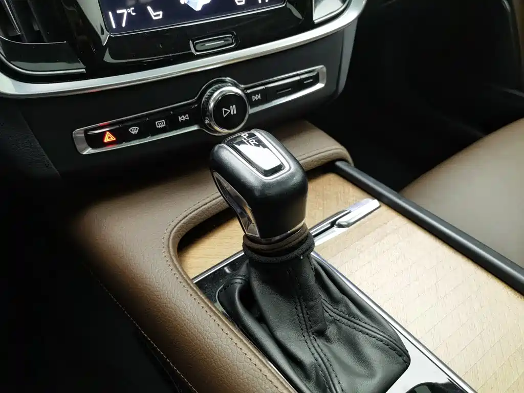 Volvo S90 — миниатюра 13