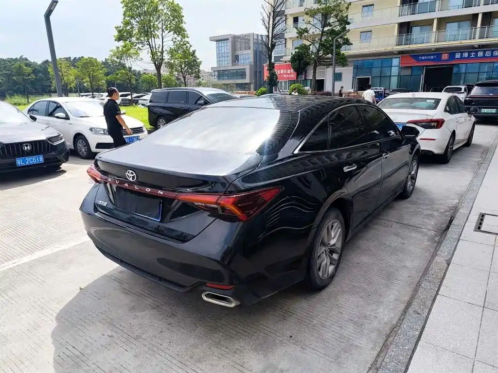 Toyota Avalon — миниатюра 7