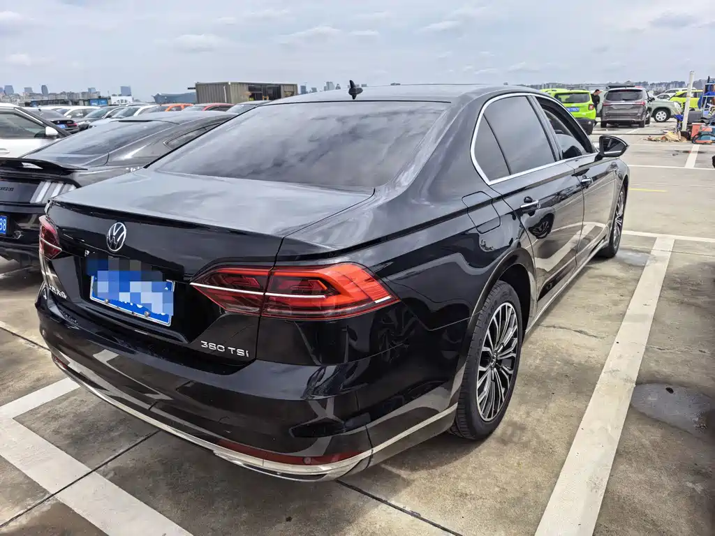 Volkswagen Phideon — миниатюра 11