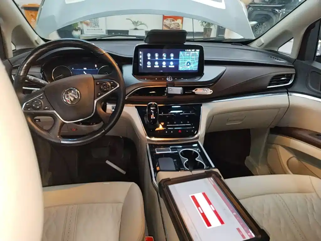 Buick GL8 — миниатюра 10