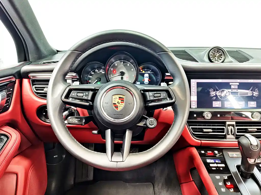 Porsche Macan — миниатюра 10