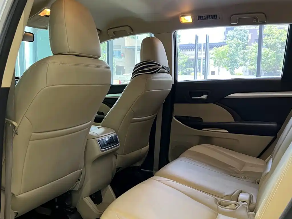Toyota Highlander — миниатюра 6