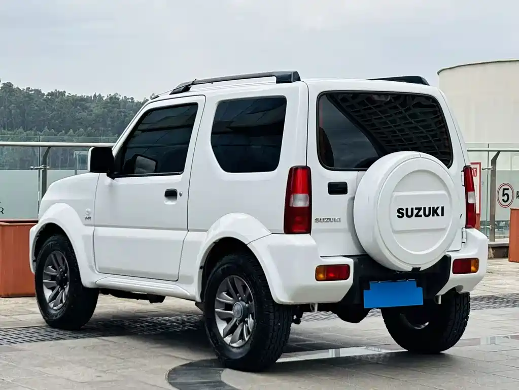 Suzuki Jimny — миниатюра 7