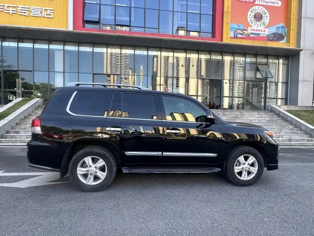 Lexus LX — миниатюра 6