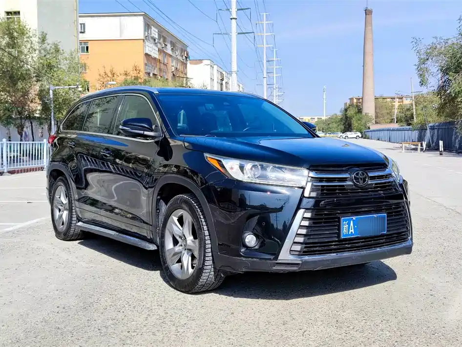 TOYOTA HIGHLANDER