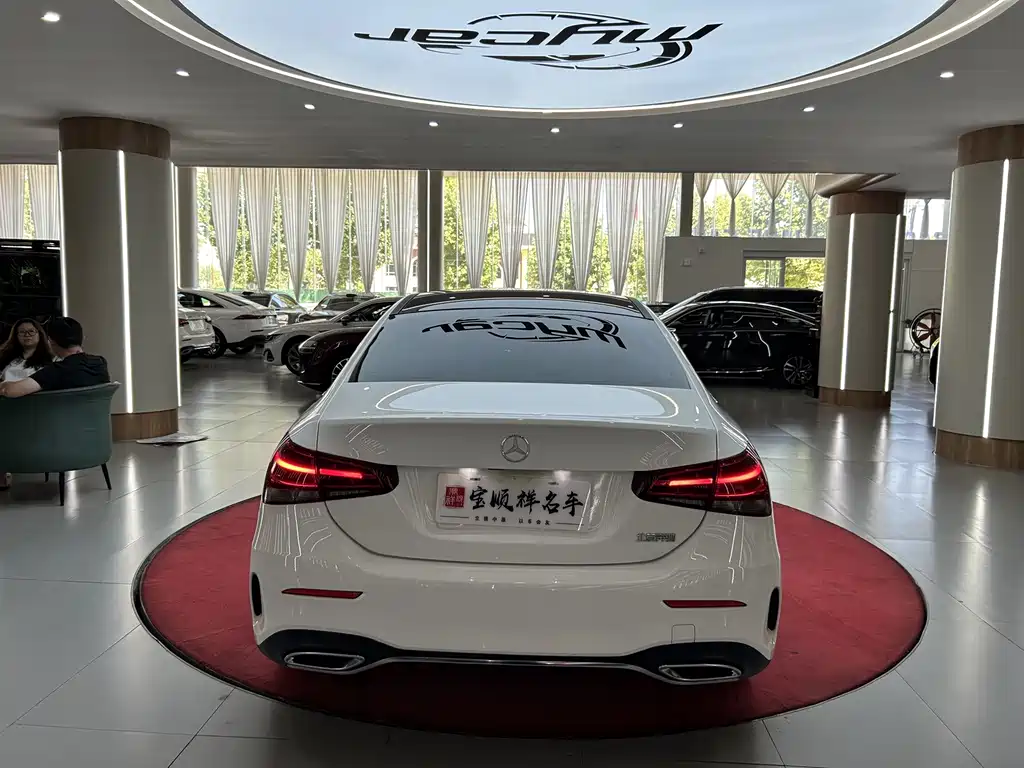 Mercedes-Benz A-Class — миниатюра 6