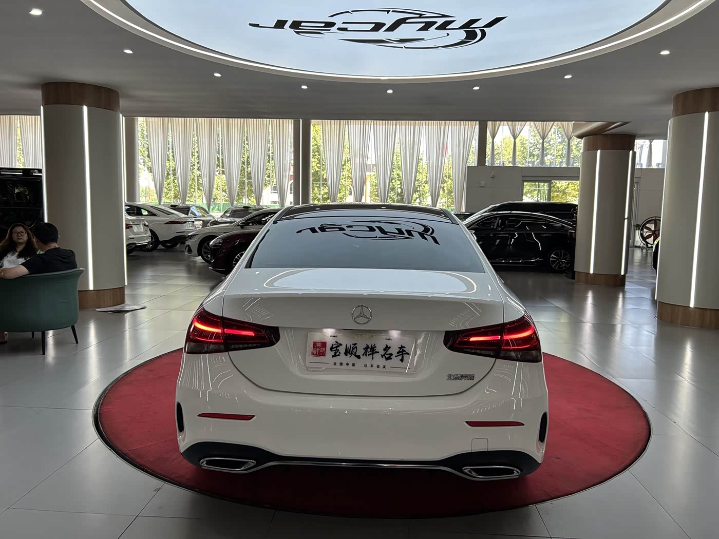 Mercedes-Benz A-Class 1.3 л 2022 г. Белый, пробег 25000 км