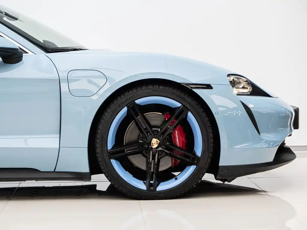 Porsche Taycan — миниатюра 9