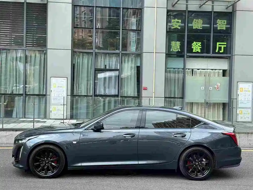 Cadillac CT5 — миниатюра 2