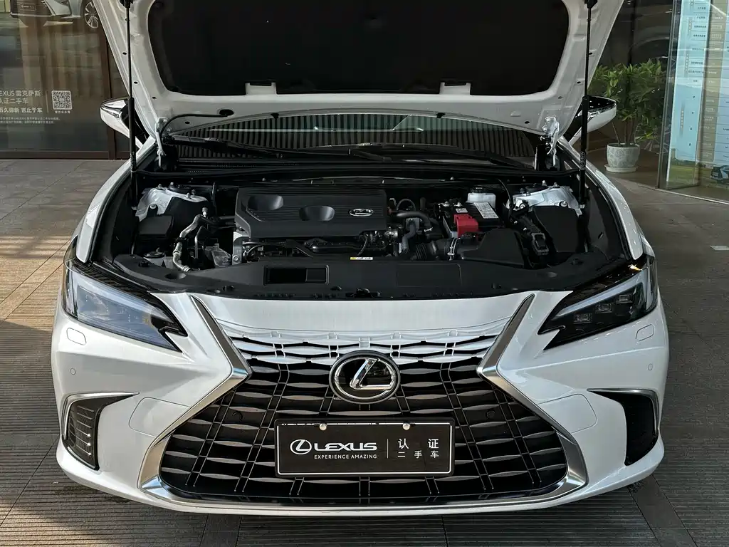 Lexus ES 2025 200 Premium
