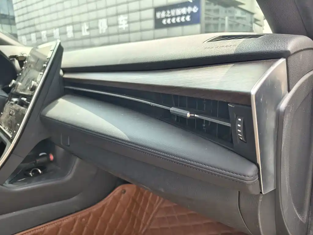 Toyota Avalon — миниатюра 13