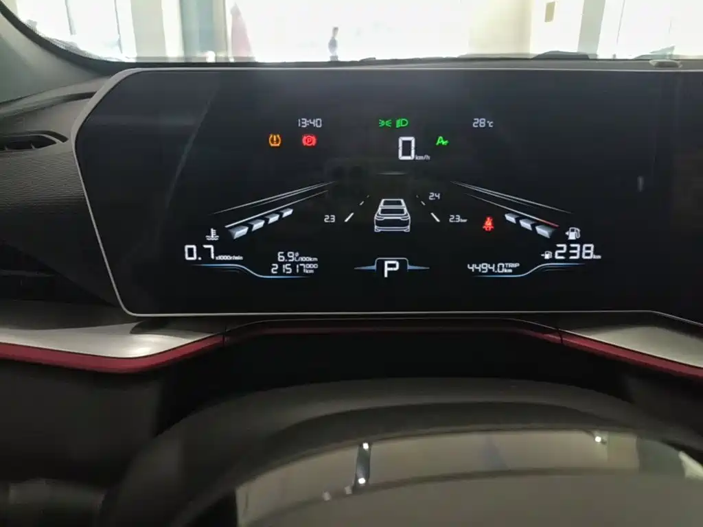 Geely Binyue — миниатюра 12