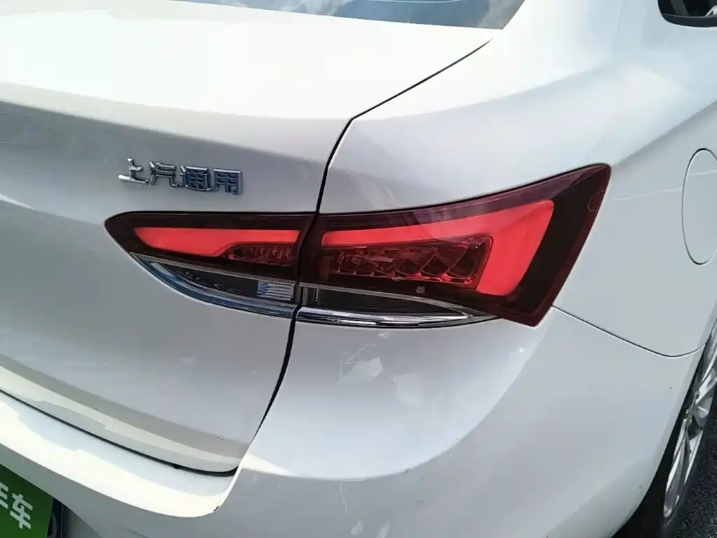 Buick Excelle — миниатюра 8