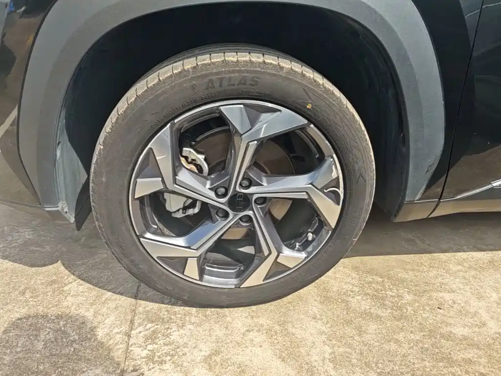 Geely Boyue L — миниатюра 23