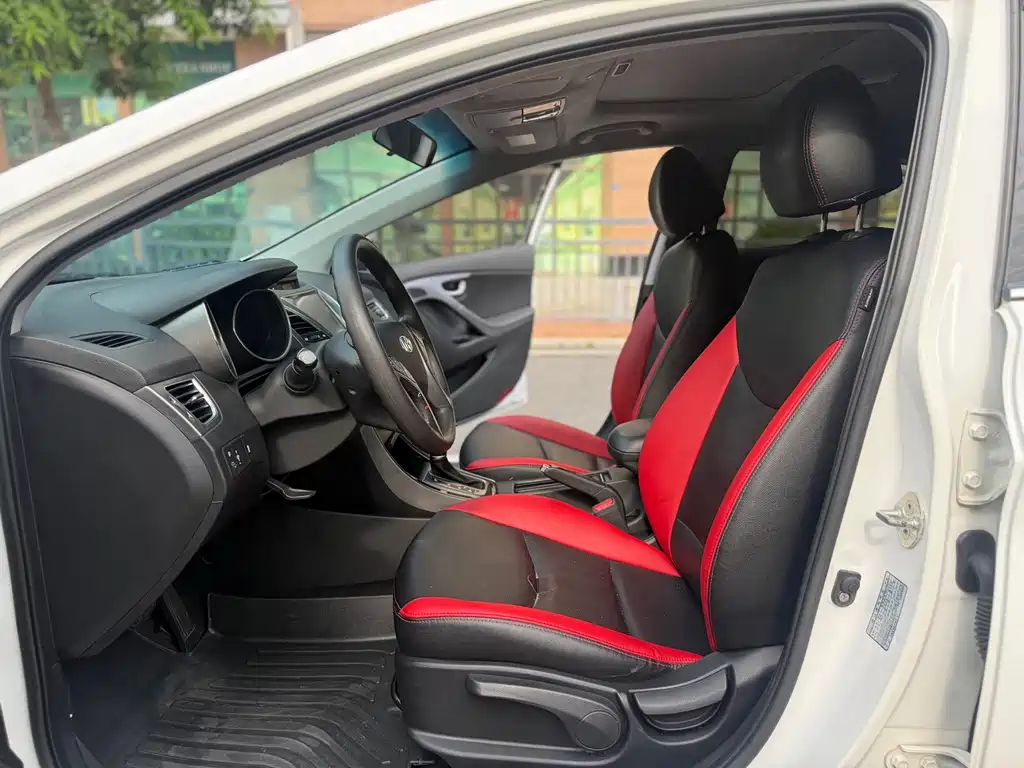 Hyundai Elantra Langdong — миниатюра 4