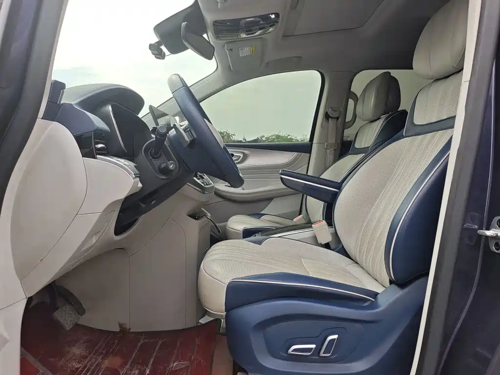 Roewe iMAX8 — миниатюра 4