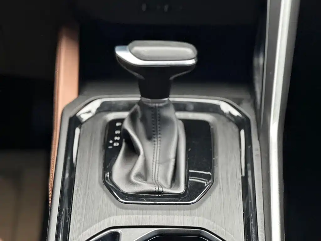 Geely Vision X6 — миниатюра 11