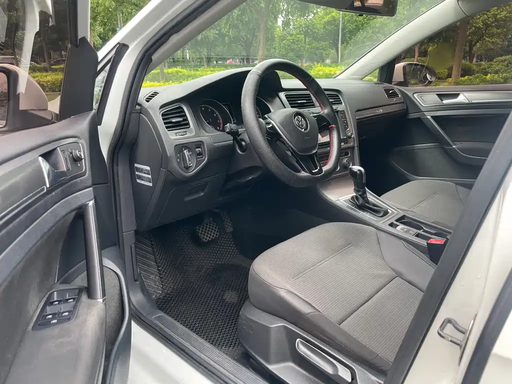 Volkswagen Golf — миниатюра 14
