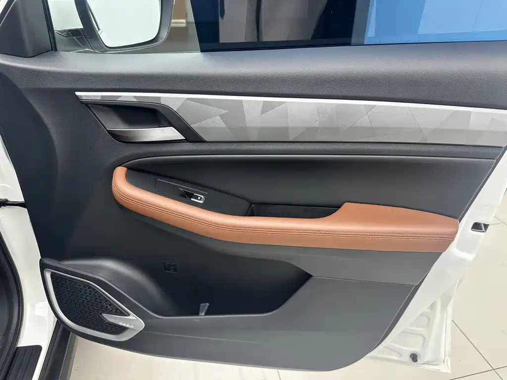 Geely Vision X6 — миниатюра 7