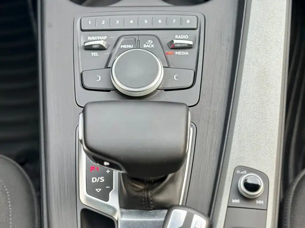 Audi A4L — миниатюра 20