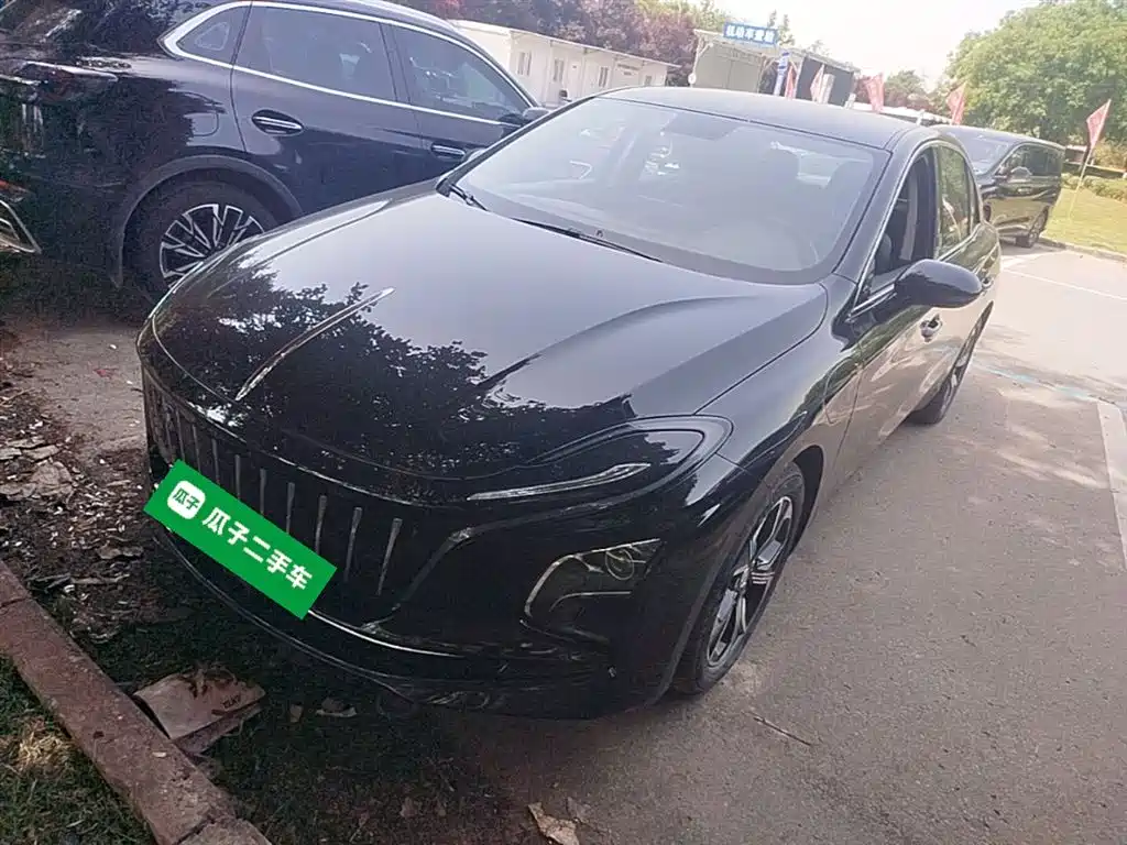 Hongqi Hongqi E-QM5 2024