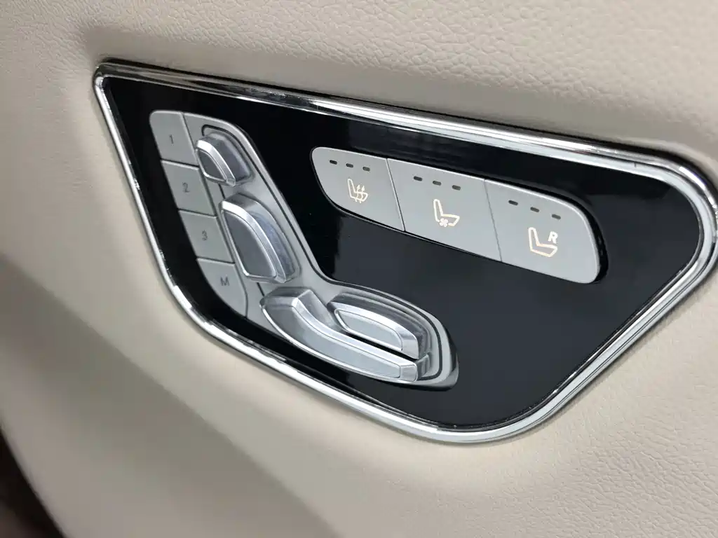 Mercedes-Benz V-Class — миниатюра 13