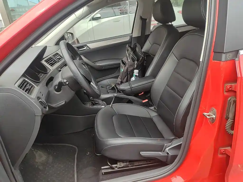 Skoda Rapid Spaceback — миниатюра 15