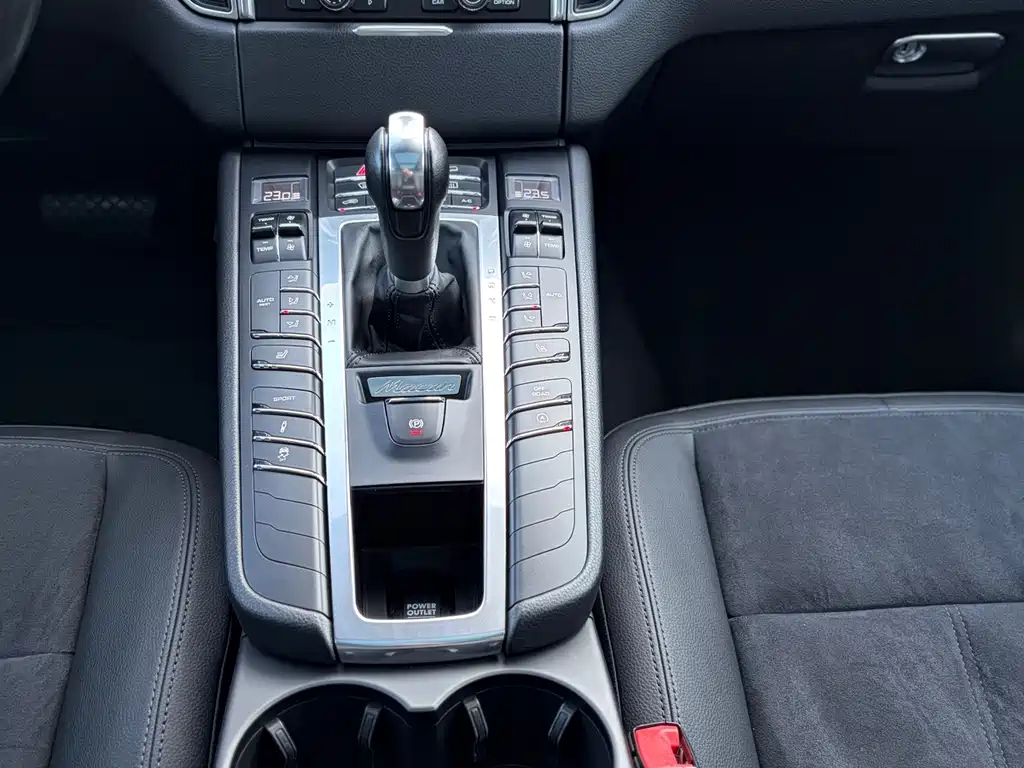 Porsche Macan — миниатюра 17