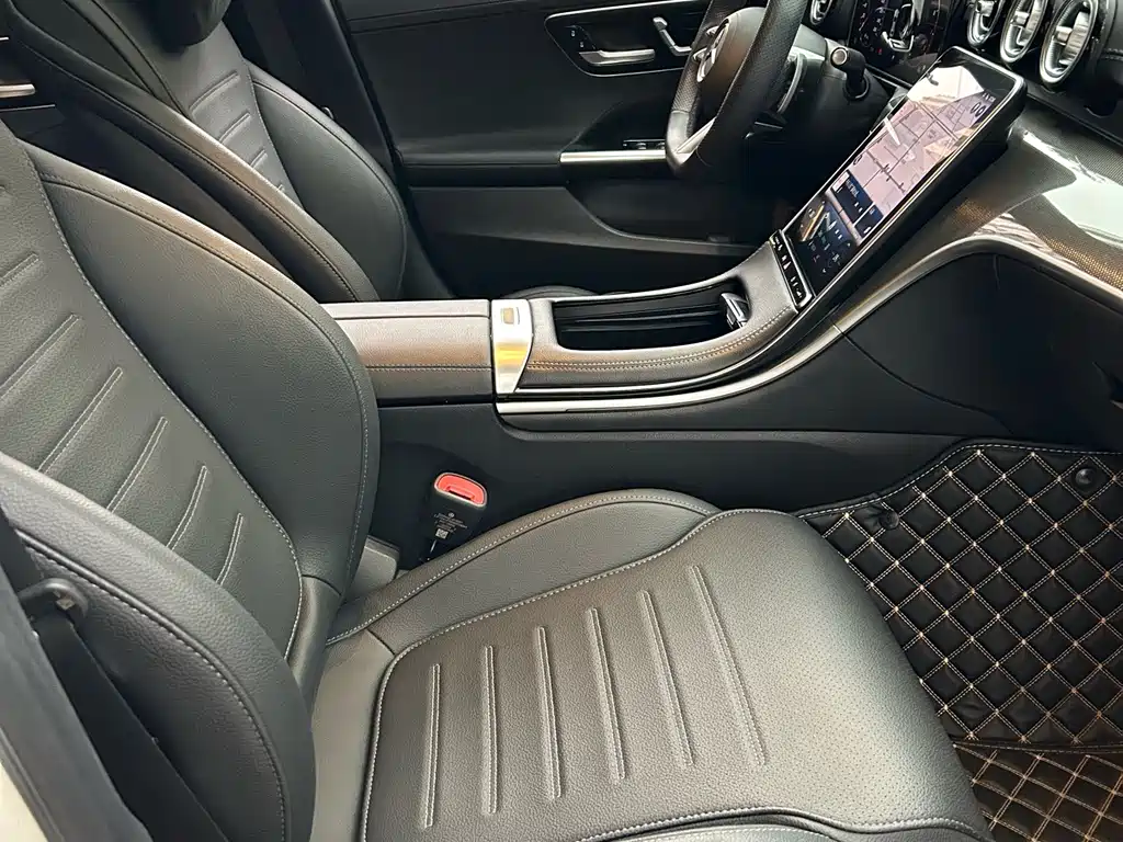 Mercedes-Benz C-Class — миниатюра 7
