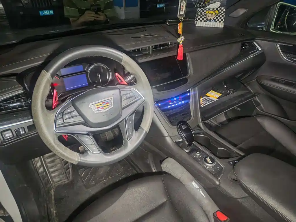 Cadillac XT5 — миниатюра 6