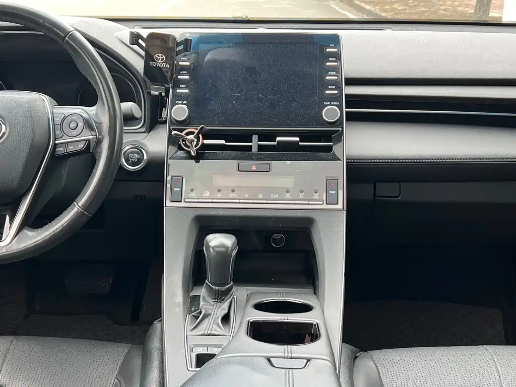 Toyota Avalon — миниатюра 8