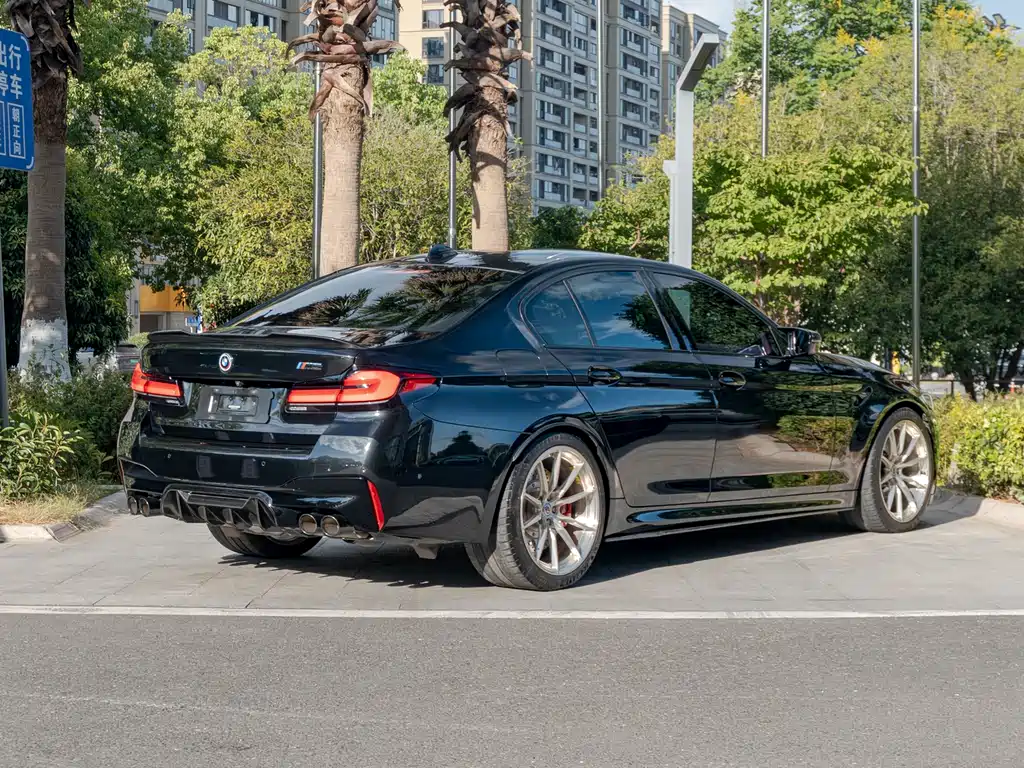 BMW M5