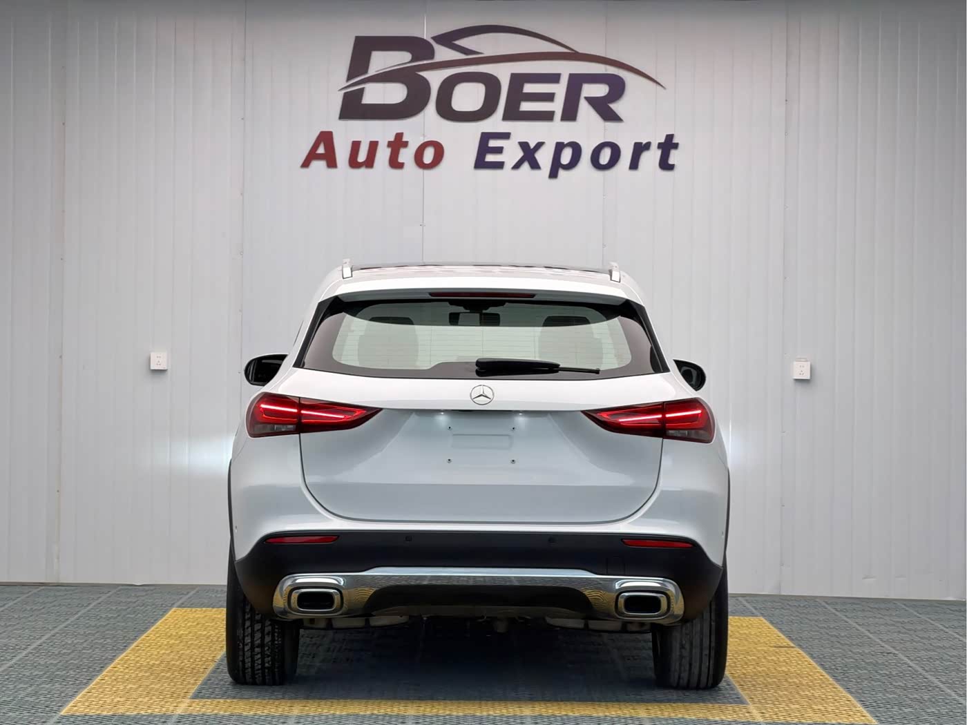 Mercedes-Benz GLA 1.3 л 2021 г. Белый, пробег 42000 км