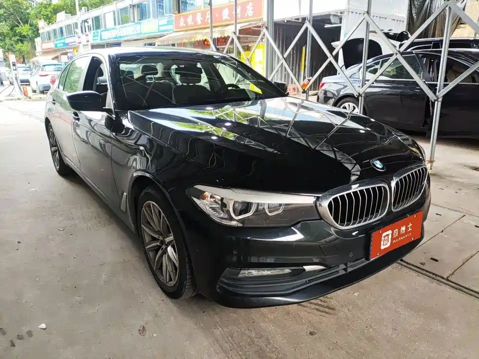 BMW 5 Series — миниатюра 2