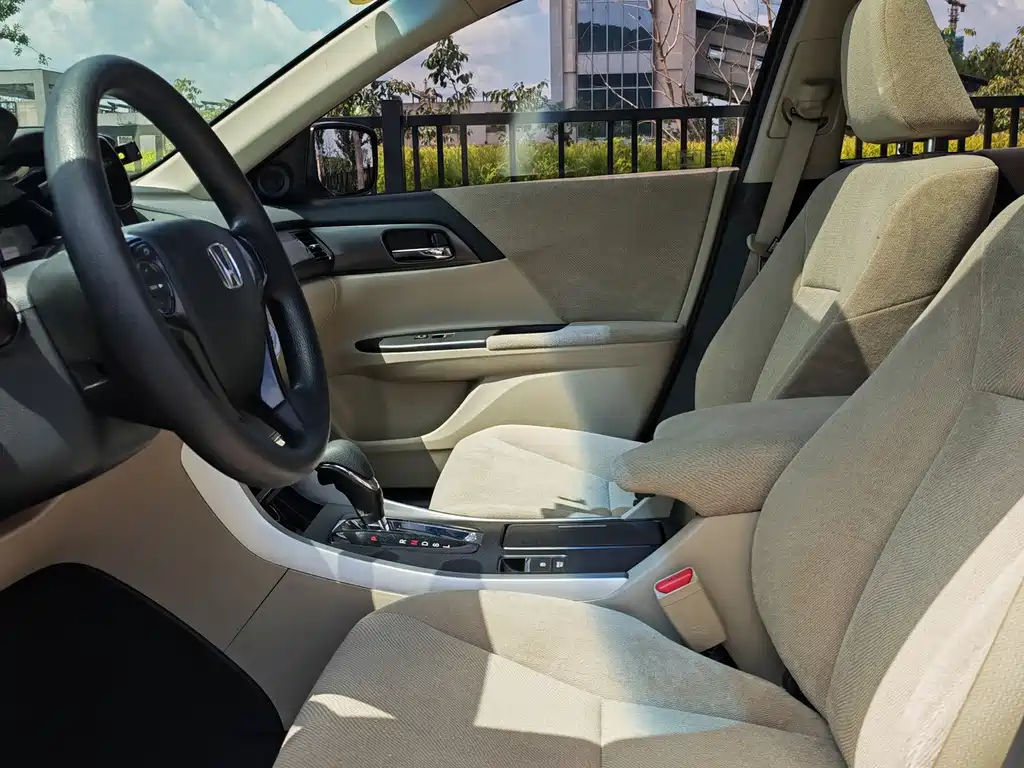 Honda Accord — миниатюра 6