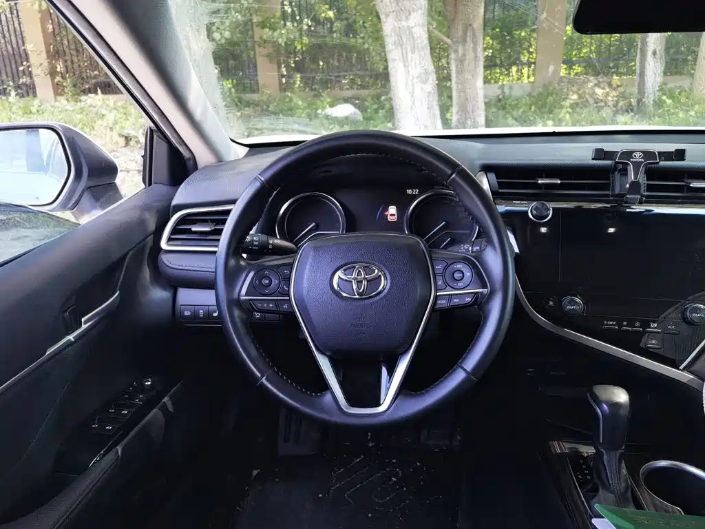 Toyota Camry — миниатюра 11