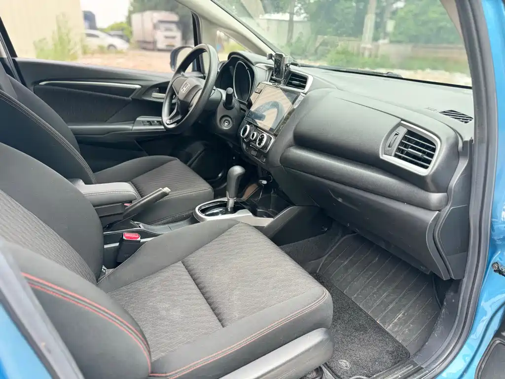 Honda Fit — миниатюра 12