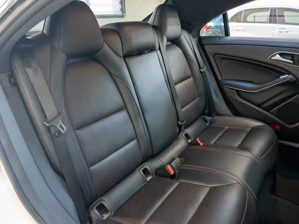 Mercedes-Benz CLA AMG — миниатюра 12