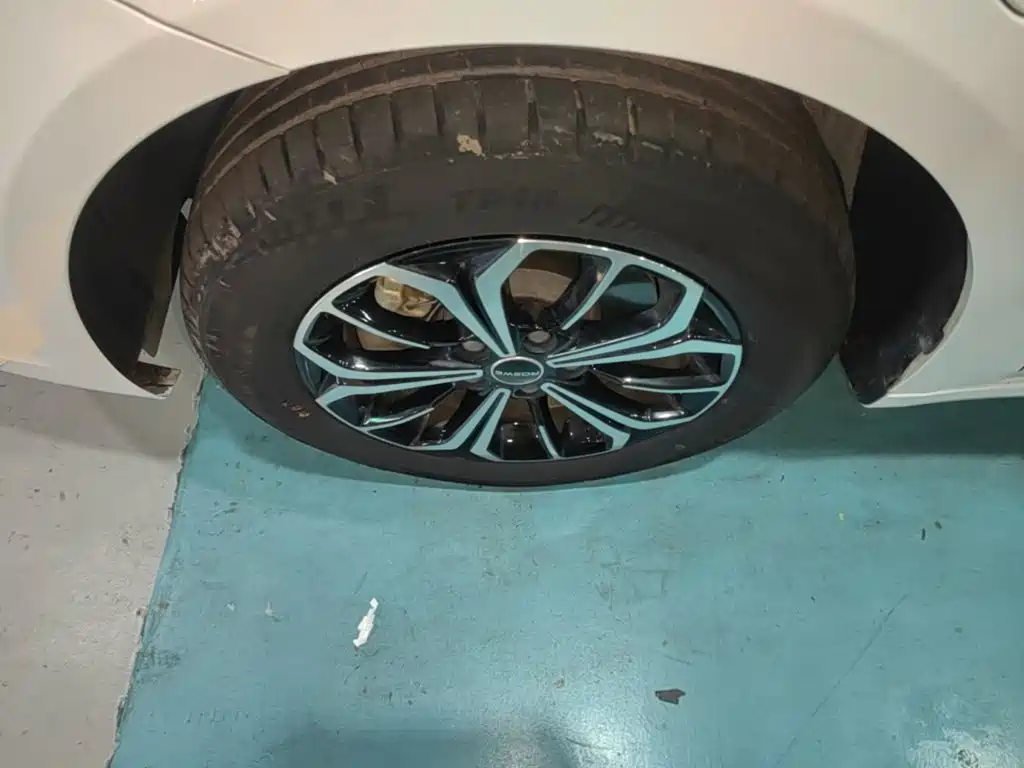 Roewe i6 MAX New Energy — миниатюра 23