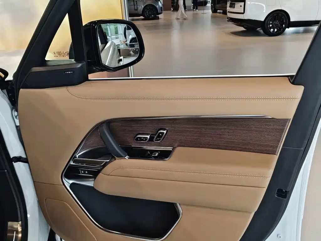 Land Rover Range Rover — миниатюра 6