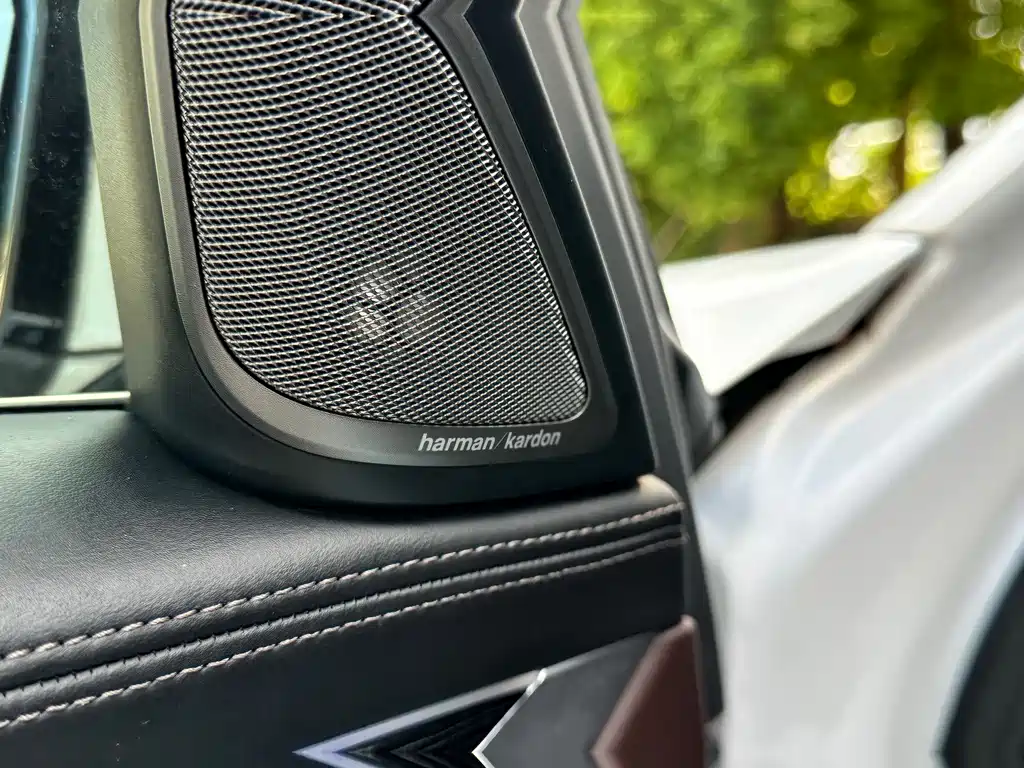 BMW 7 Series — миниатюра 12