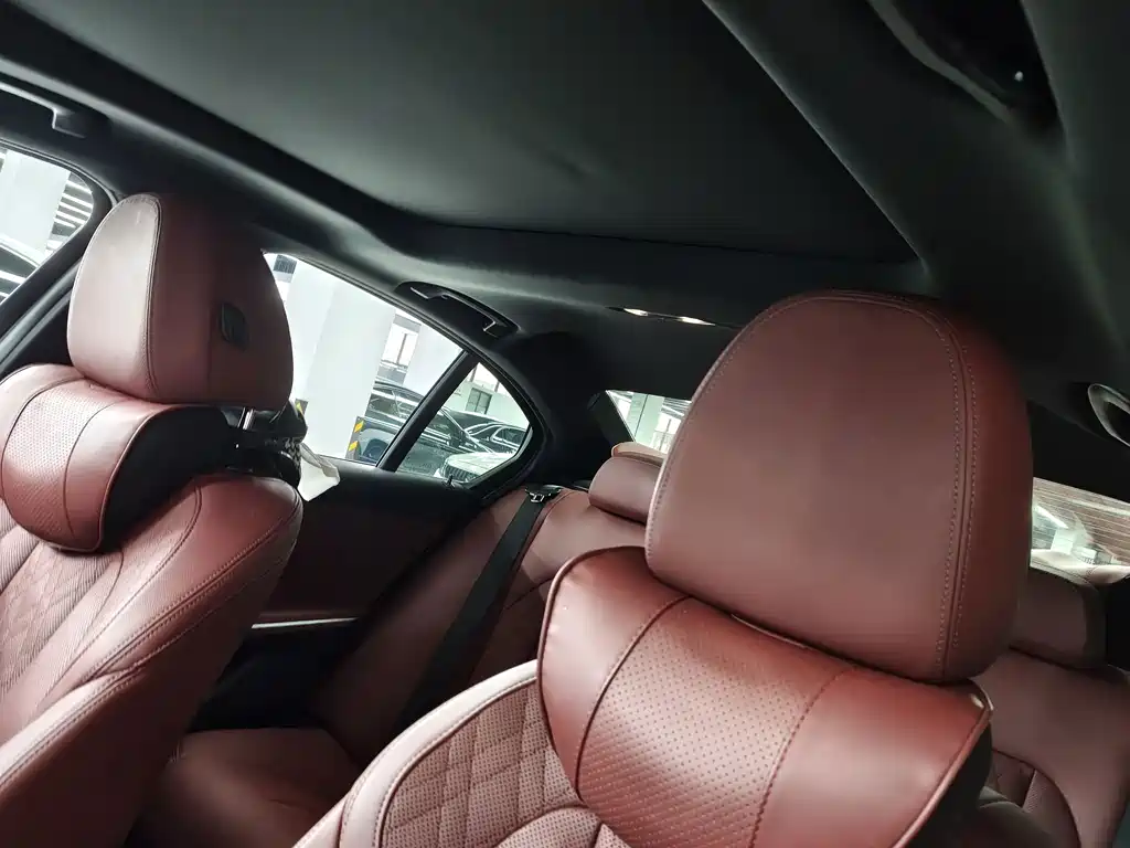 BMW 3 Series — миниатюра 12