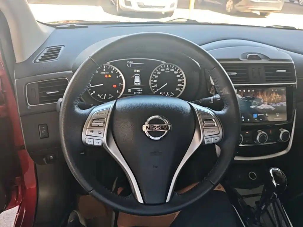 Nissan Tiida — миниатюра 11